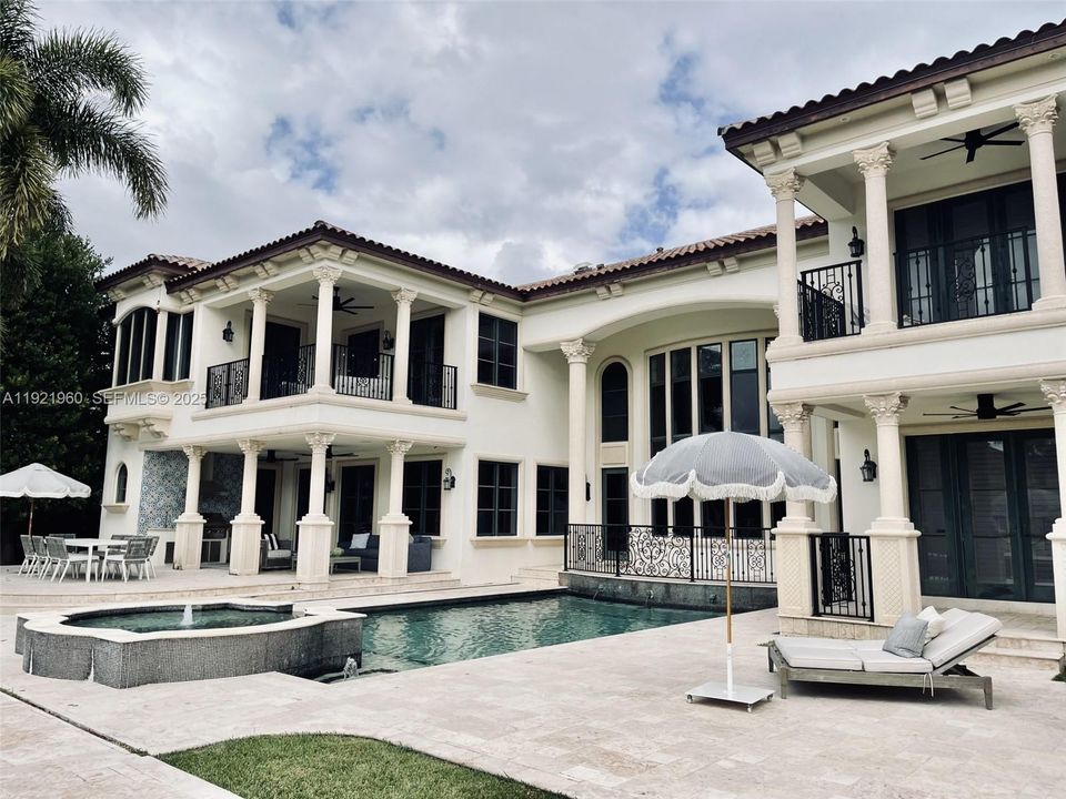 For Sale: $7,999,999 (6 beds, 7 baths, 7130 Square Feet)