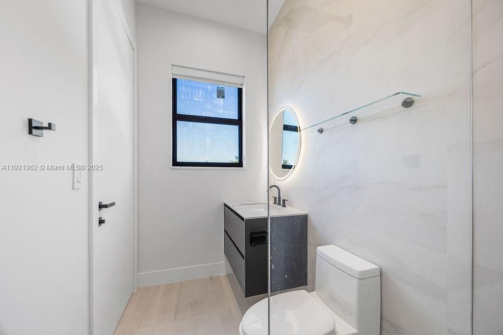 For Sale: $1,325,000 (3 beds, 3 baths, 2583 Square Feet)