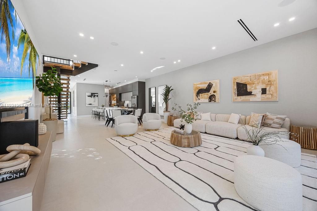 For Sale: $1,325,000 (3 beds, 3 baths, 2583 Square Feet)