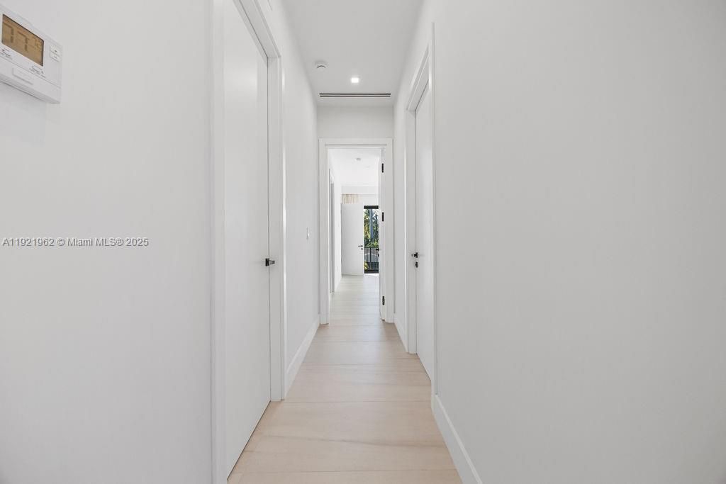 For Sale: $1,325,000 (3 beds, 3 baths, 2583 Square Feet)