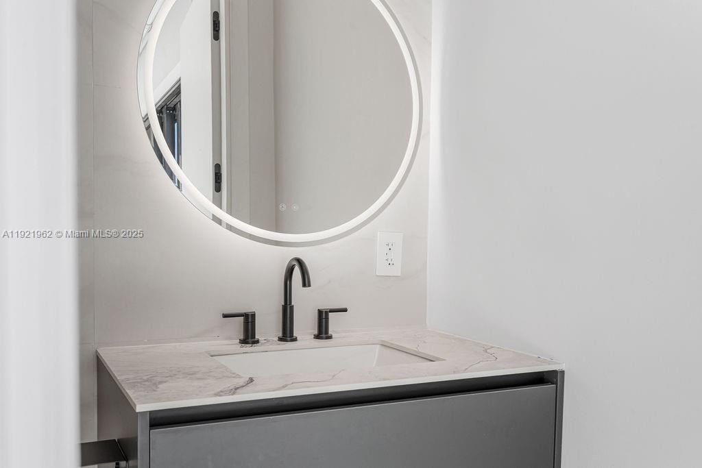 For Sale: $1,325,000 (3 beds, 3 baths, 2583 Square Feet)