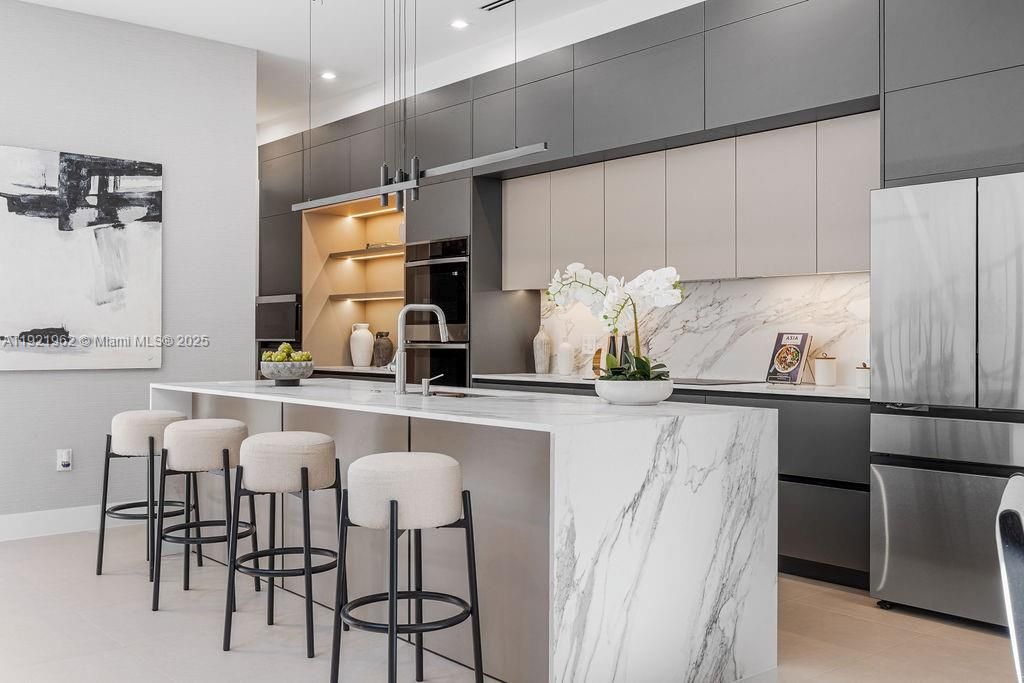 For Sale: $1,325,000 (3 beds, 3 baths, 2583 Square Feet)