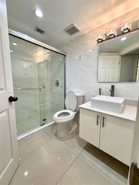 Active With Contract: $2,500 (2 beds, 2 baths, 1036 Square Feet)