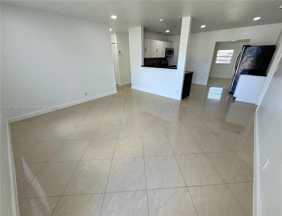 For Rent: $2,745 (3 beds, 2 baths, 1314 Square Feet)