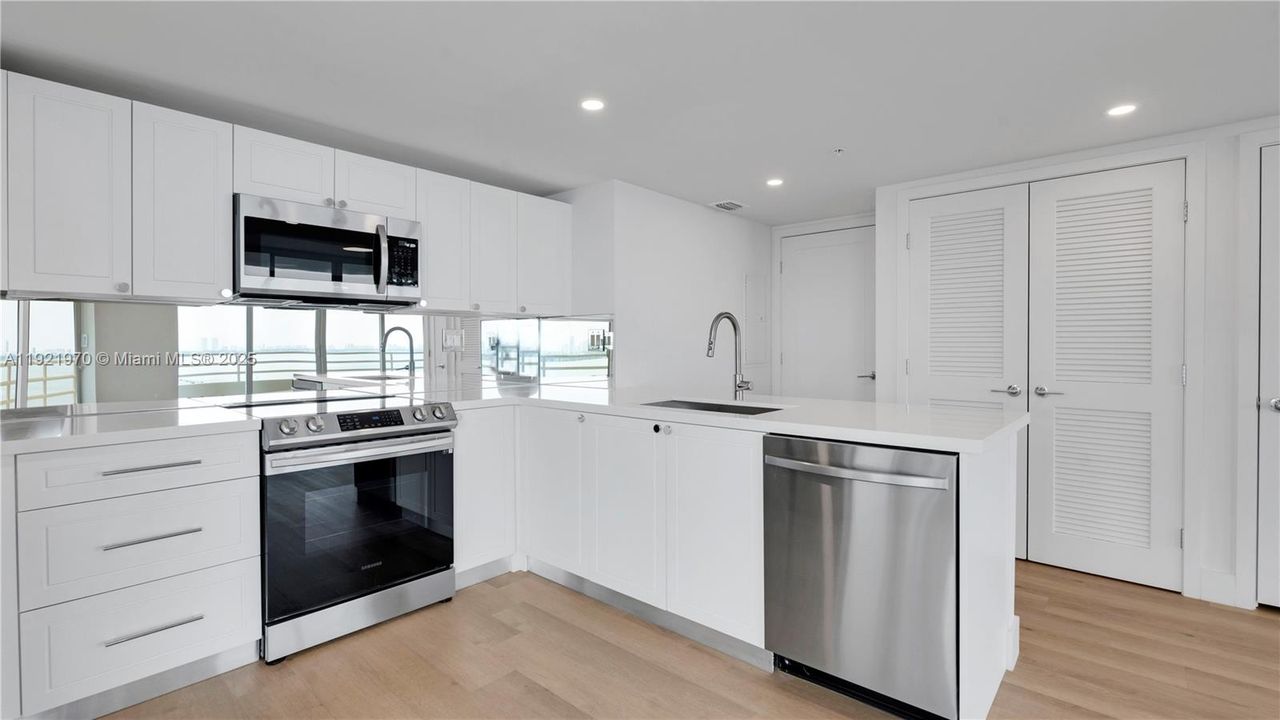 For Rent: $8,241 (3 beds, 3 baths, 2022 Square Feet)