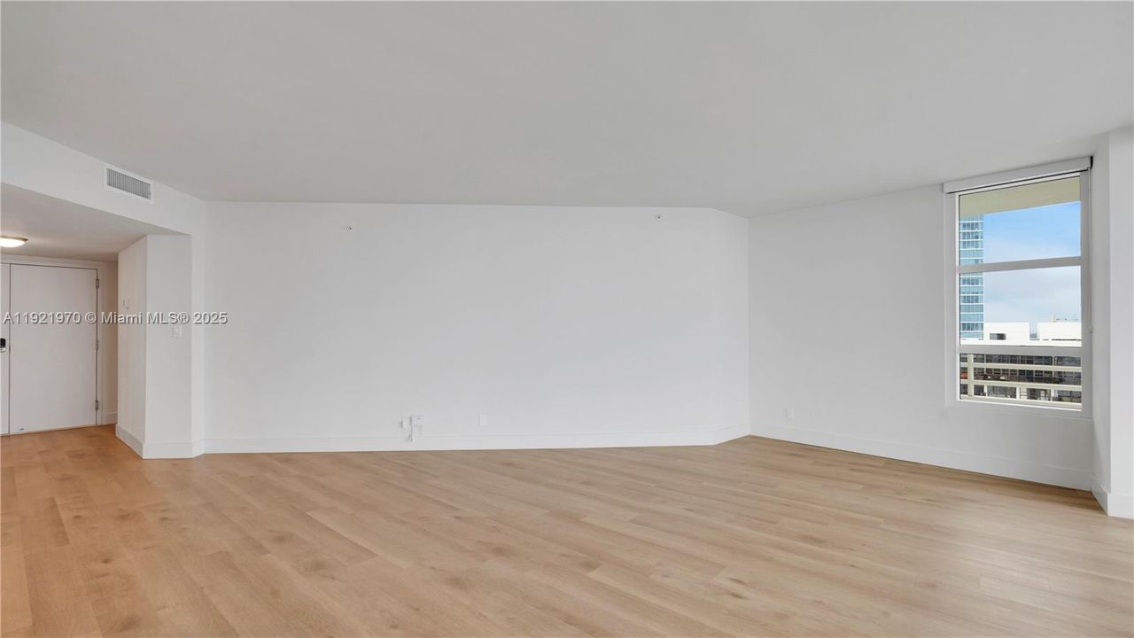 For Rent: $8,241 (3 beds, 3 baths, 2022 Square Feet)