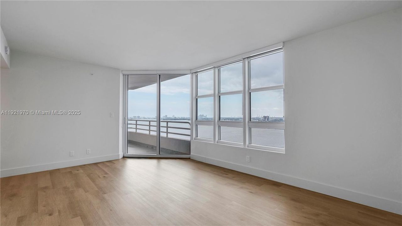 For Rent: $8,241 (3 beds, 3 baths, 2022 Square Feet)