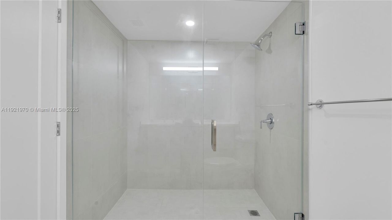 For Rent: $8,241 (3 beds, 3 baths, 2022 Square Feet)