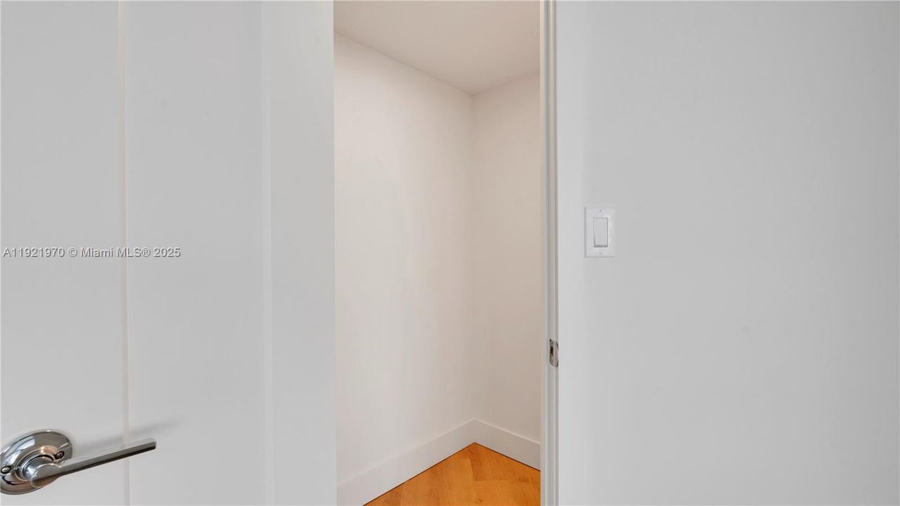 For Rent: $8,241 (3 beds, 3 baths, 2022 Square Feet)