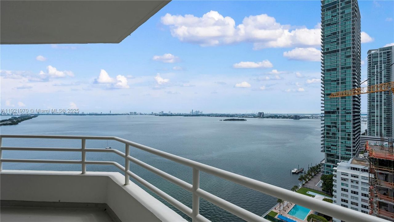 For Rent: $8,241 (3 beds, 3 baths, 2022 Square Feet)