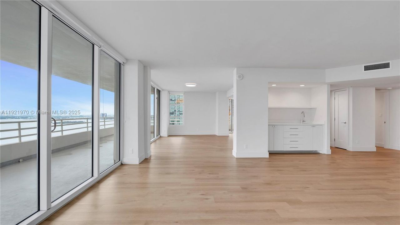 For Rent: $8,241 (3 beds, 3 baths, 2022 Square Feet)