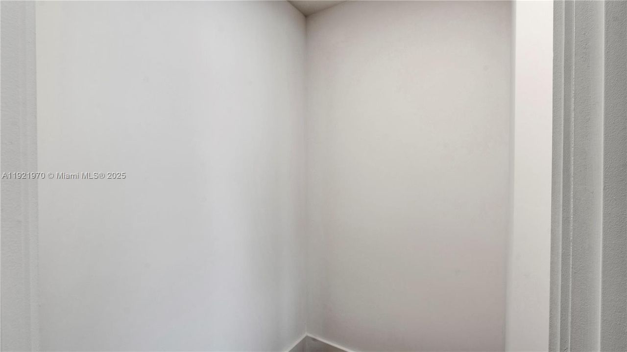 For Rent: $8,241 (3 beds, 3 baths, 2022 Square Feet)