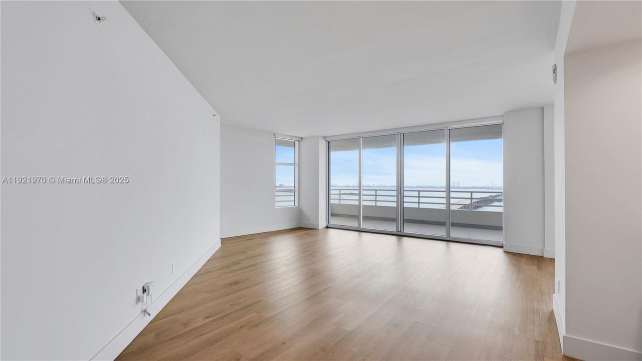 For Rent: $8,241 (3 beds, 3 baths, 2022 Square Feet)