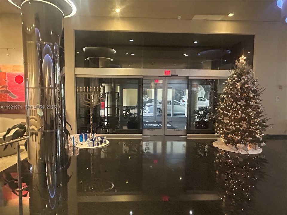 For Sale: $1,050,000 (3 beds, 2 baths, 2290 Square Feet)