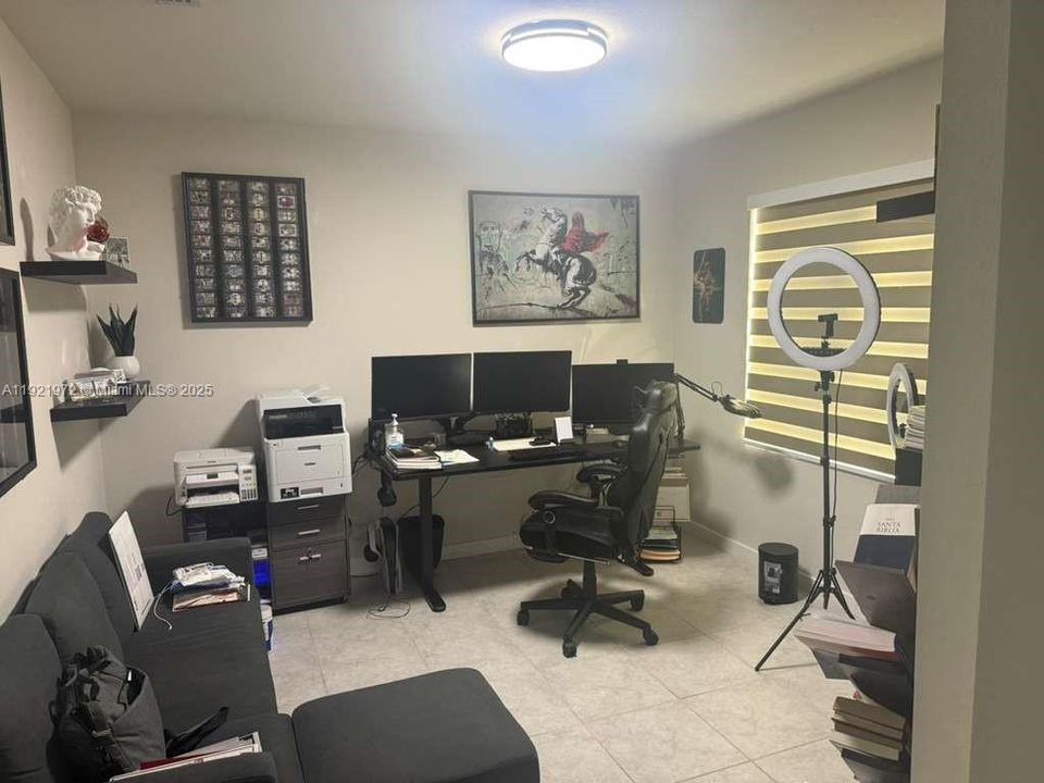 出租: $2,800 (3 贝兹, 2 浴室, 1715 平方英尺)