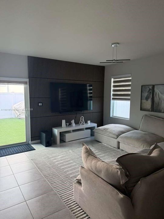 出租: $2,800 (3 贝兹, 2 浴室, 1715 平方英尺)