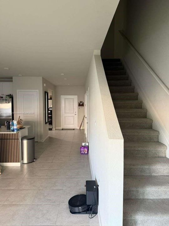 出租: $2,800 (3 贝兹, 2 浴室, 1715 平方英尺)