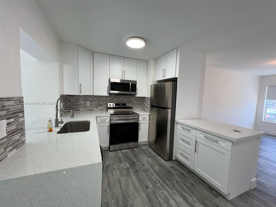 For Sale: $535,000 (4 beds, 2 baths, 1515 Square Feet)