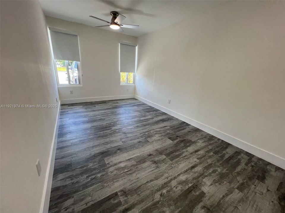 For Sale: $535,000 (4 beds, 2 baths, 1515 Square Feet)