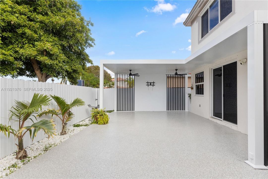 出租: $4,800 (3 贝兹, 2 浴室, 1959 平方英尺)