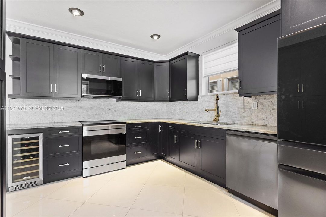 出租: $4,800 (3 贝兹, 2 浴室, 1959 平方英尺)