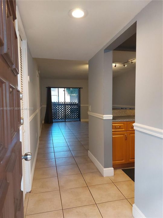 待售: $225,000 (1 贝兹, 1 浴室, 670 平方英尺)