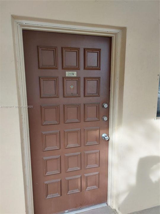 待售: $225,000 (1 贝兹, 1 浴室, 670 平方英尺)