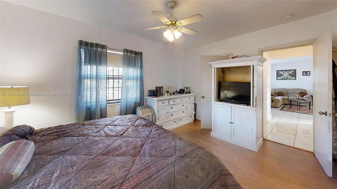 待售: $475,000 (3 贝兹, 2 浴室, 1359 平方英尺)