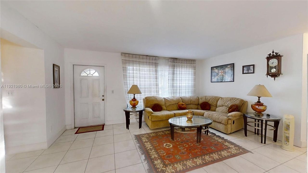 待售: $475,000 (3 贝兹, 2 浴室, 1359 平方英尺)