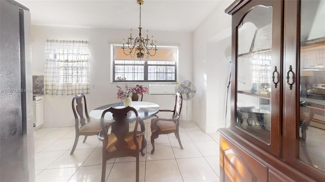 待售: $475,000 (3 贝兹, 2 浴室, 1359 平方英尺)