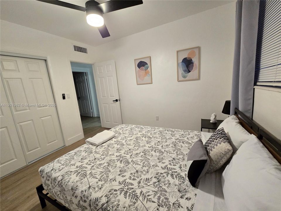 合同活跃: $579,900 (3 贝兹, 2 浴室, 1471 平方英尺)