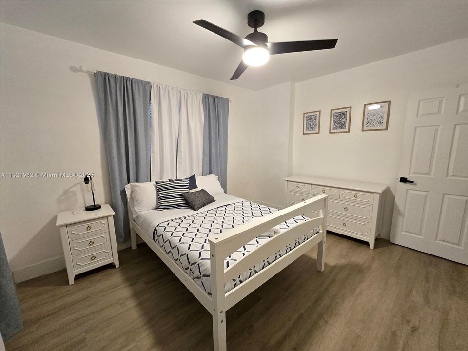 合同活跃: $579,900 (3 贝兹, 2 浴室, 1471 平方英尺)