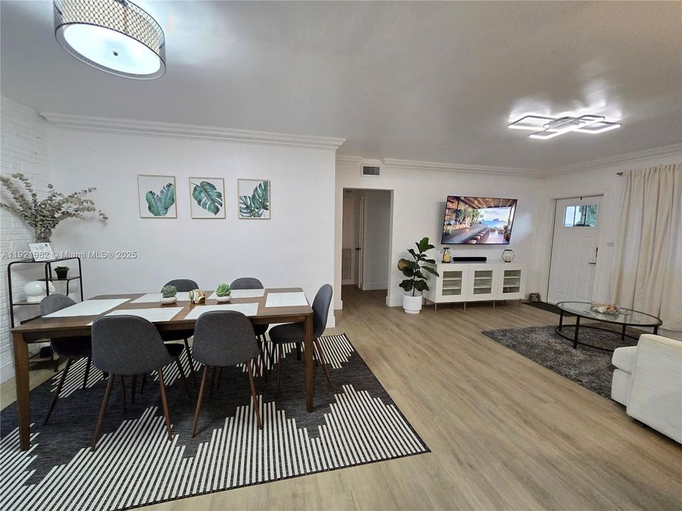 合同活跃: $579,900 (3 贝兹, 2 浴室, 1471 平方英尺)