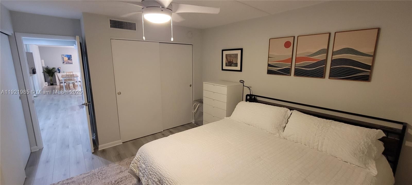 For Rent: $4,500 (2 beds, 2 baths, 1070 Square Feet)