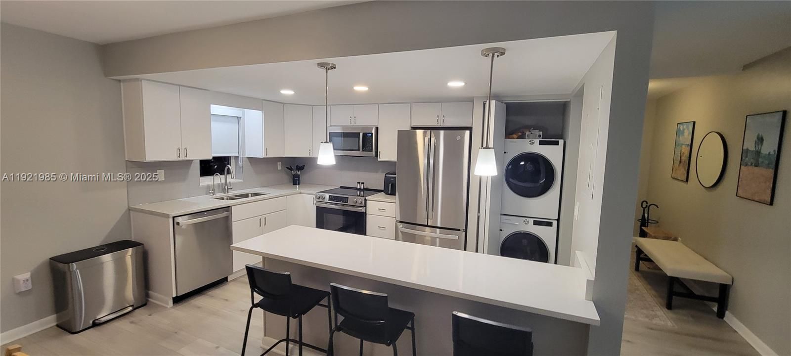 For Rent: $4,500 (2 beds, 2 baths, 1070 Square Feet)