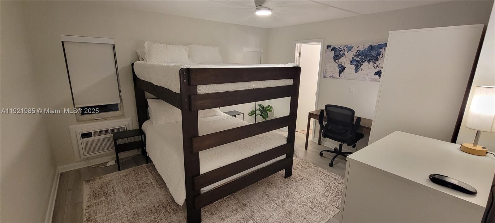 For Rent: $4,500 (2 beds, 2 baths, 1070 Square Feet)