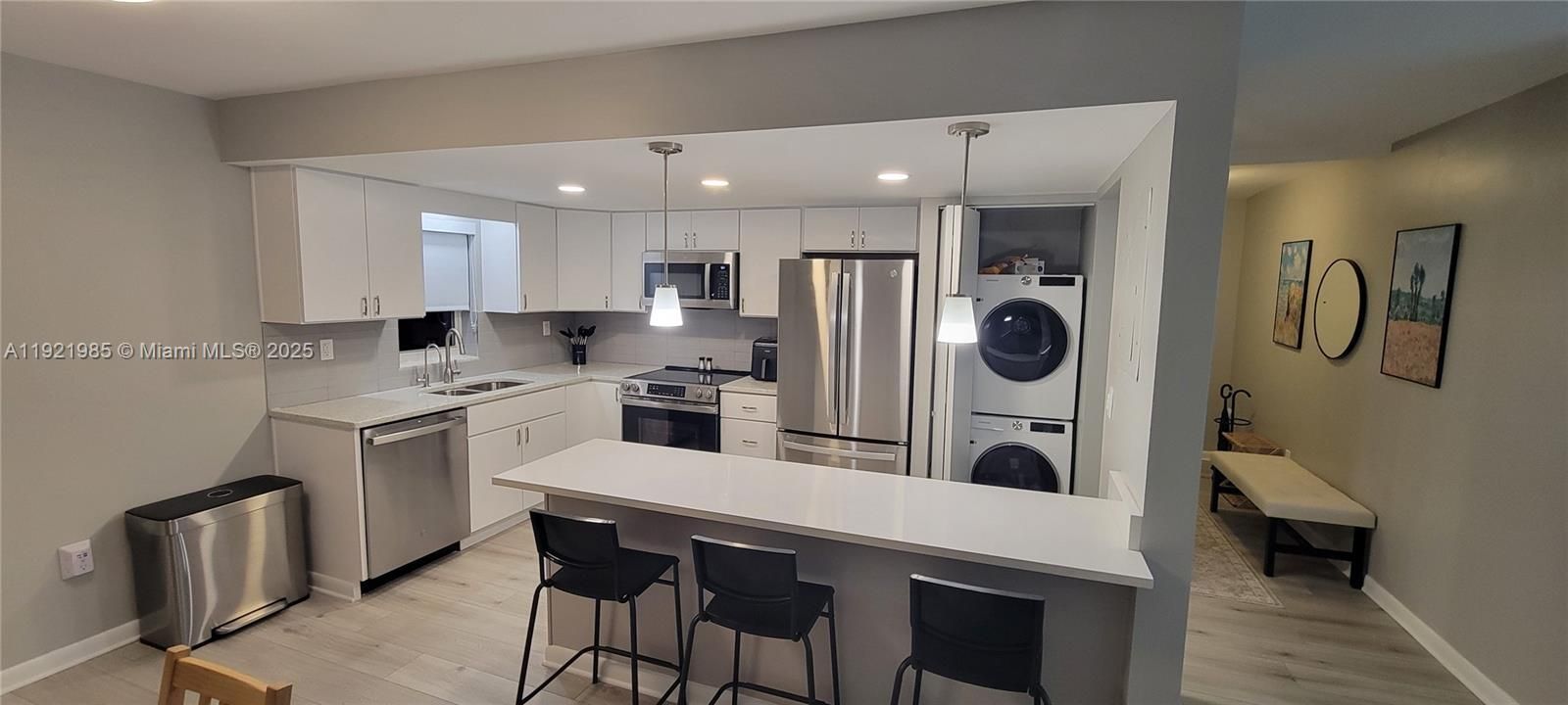 For Rent: $4,500 (2 beds, 2 baths, 1070 Square Feet)