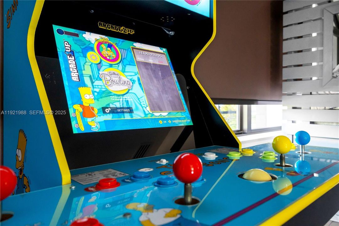 На продажу: $3,395,000 (5 спален, 5 ванн, 3868 Квадратных фут)