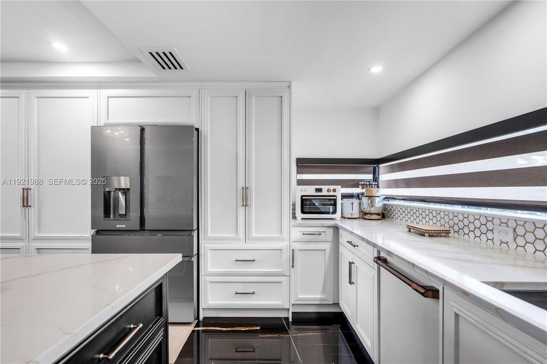 На продажу: $3,395,000 (5 спален, 5 ванн, 3868 Квадратных фут)