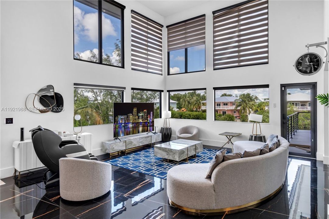 На продажу: $3,395,000 (5 спален, 5 ванн, 3868 Квадратных фут)