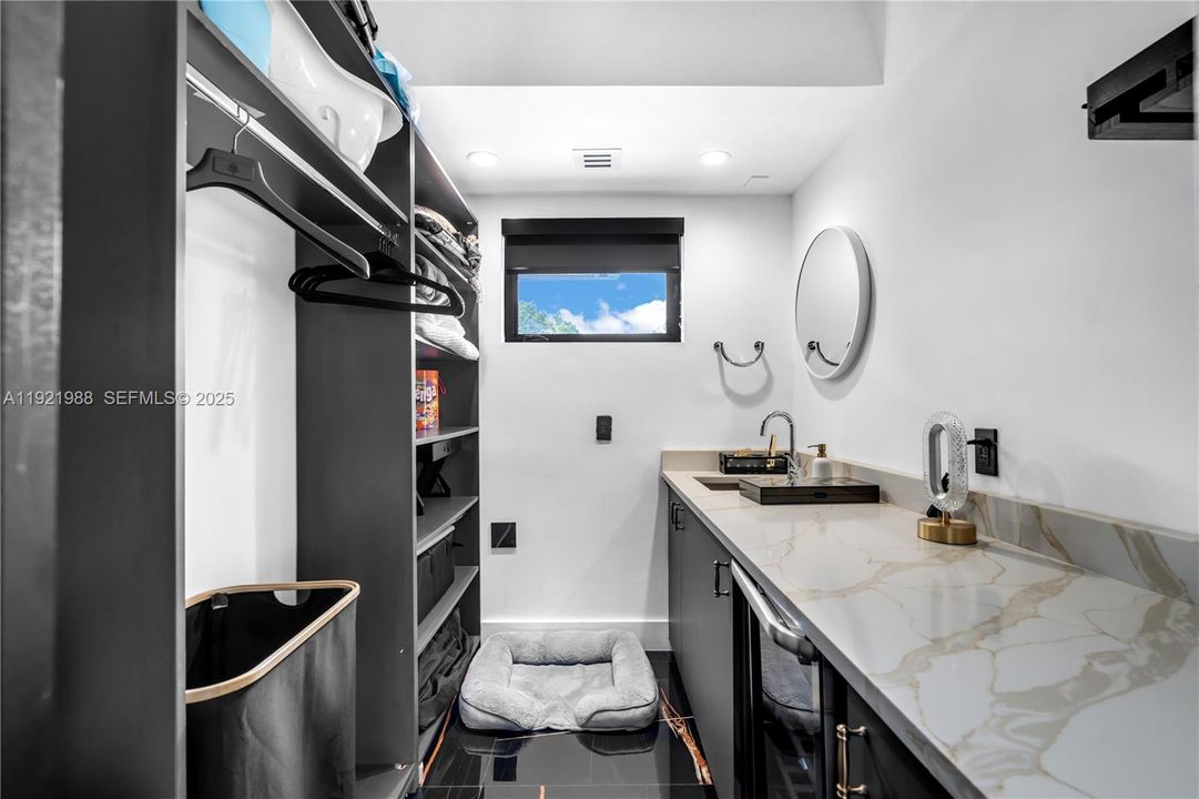 На продажу: $3,395,000 (5 спален, 5 ванн, 3868 Квадратных фут)