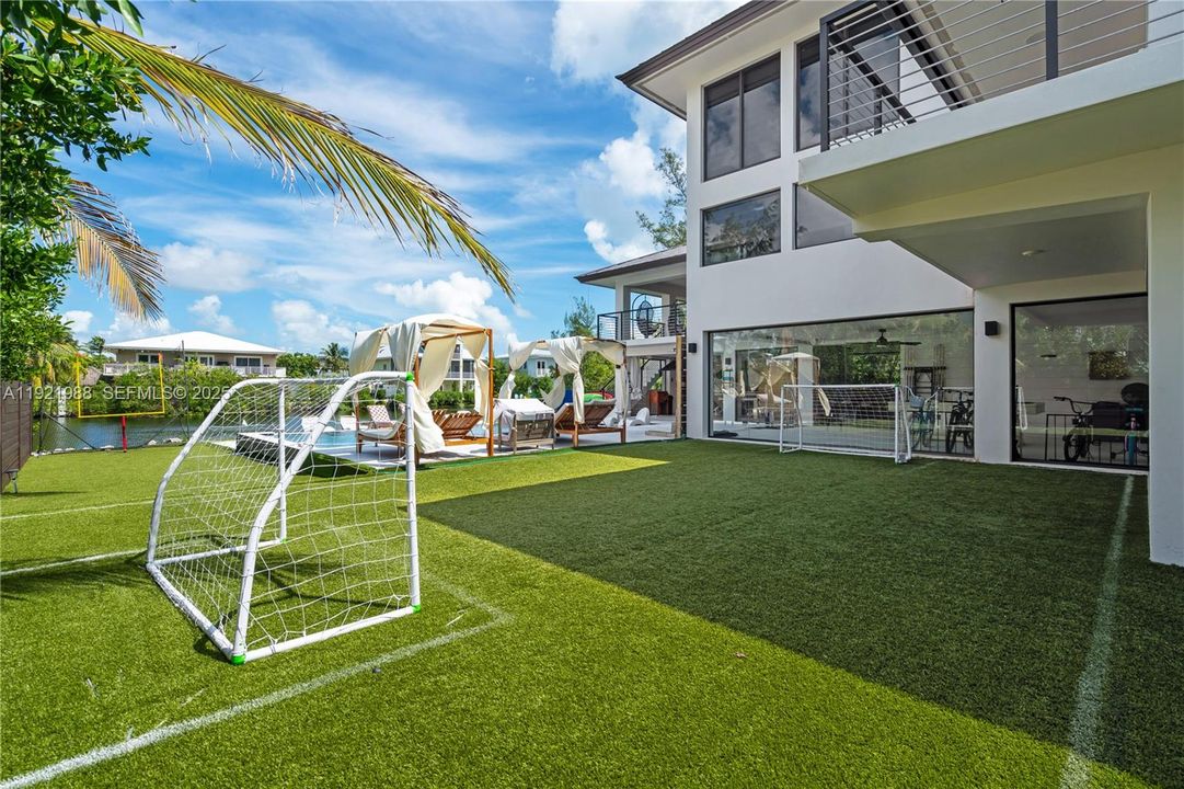 На продажу: $3,395,000 (5 спален, 5 ванн, 3868 Квадратных фут)