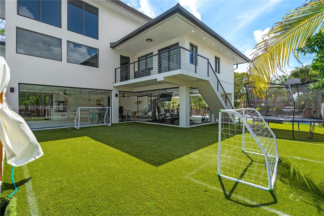 На продажу: $3,395,000 (5 спален, 5 ванн, 3868 Квадратных фут)