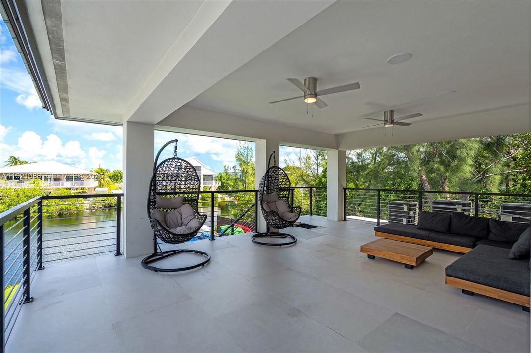 На продажу: $3,395,000 (5 спален, 5 ванн, 3868 Квадратных фут)