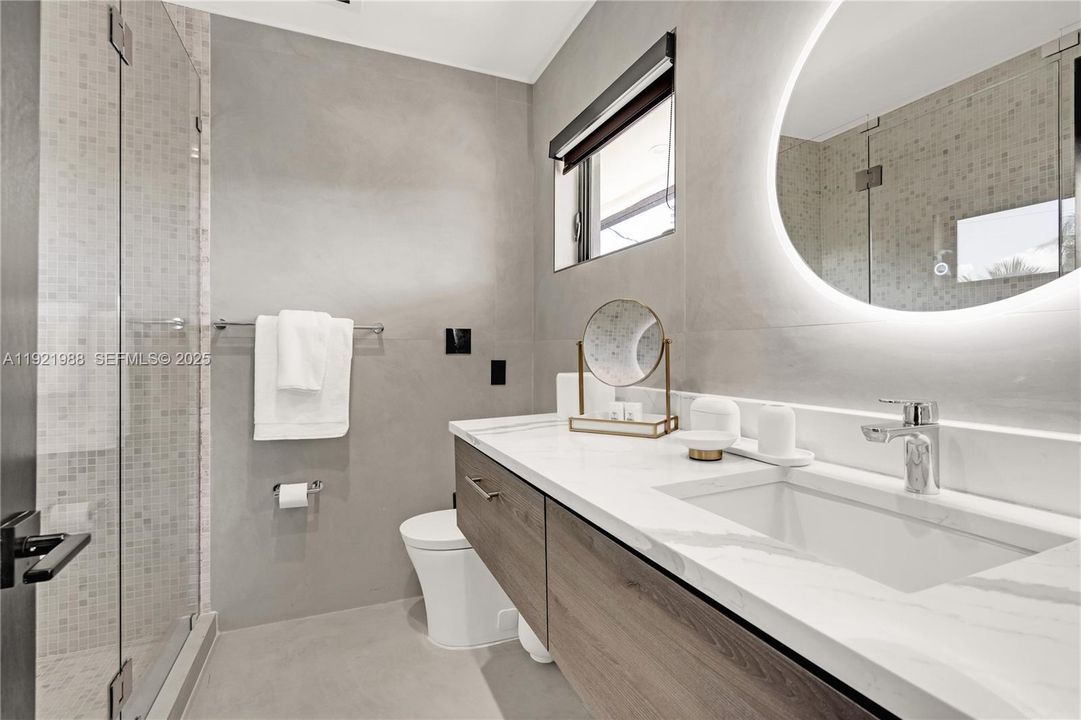 На продажу: $3,395,000 (5 спален, 5 ванн, 3868 Квадратных фут)