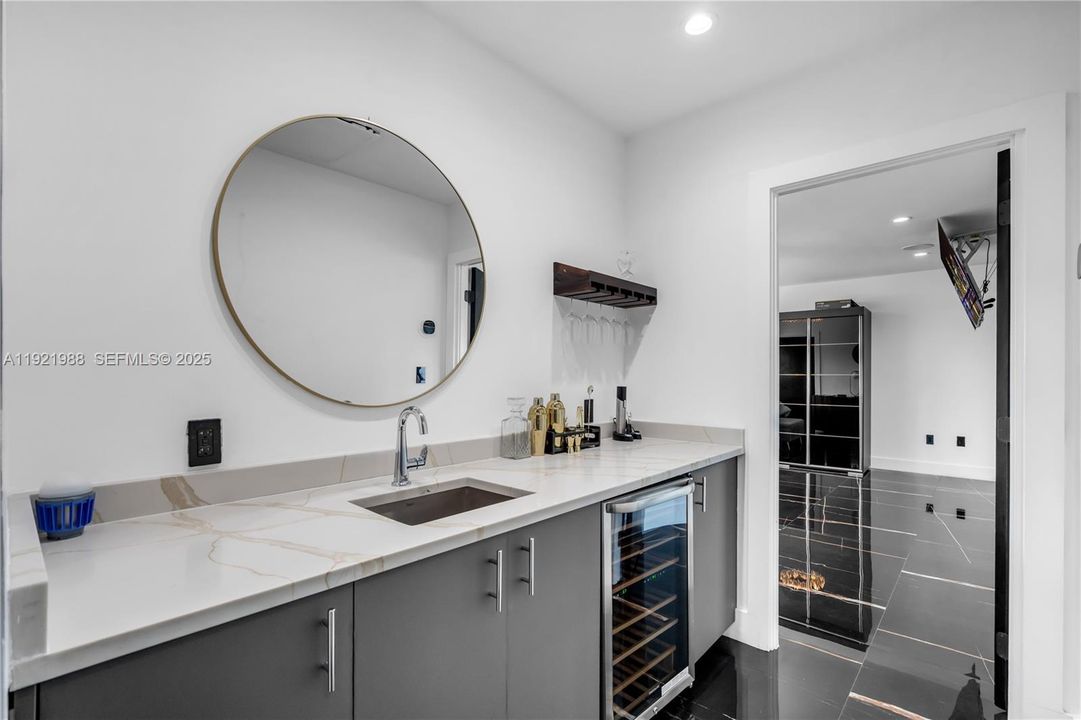 На продажу: $3,395,000 (5 спален, 5 ванн, 3868 Квадратных фут)