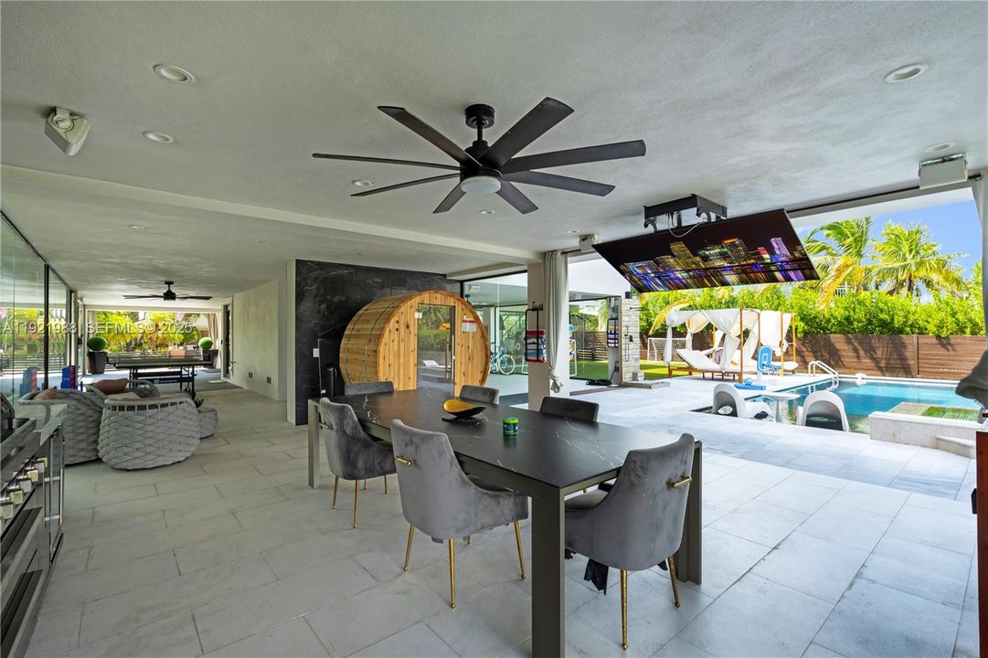 На продажу: $3,395,000 (5 спален, 5 ванн, 3868 Квадратных фут)