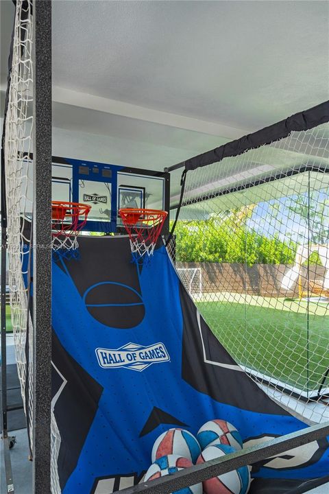 На продажу: $3,395,000 (5 спален, 5 ванн, 3868 Квадратных фут)