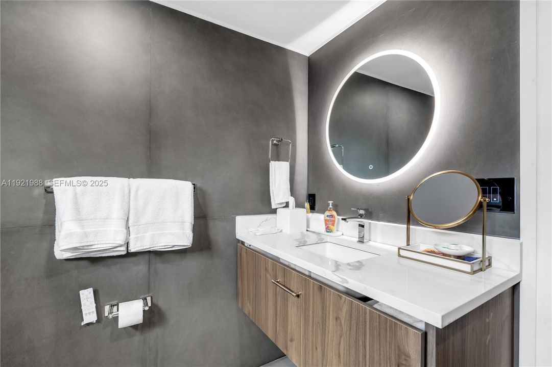 На продажу: $3,395,000 (5 спален, 5 ванн, 3868 Квадратных фут)