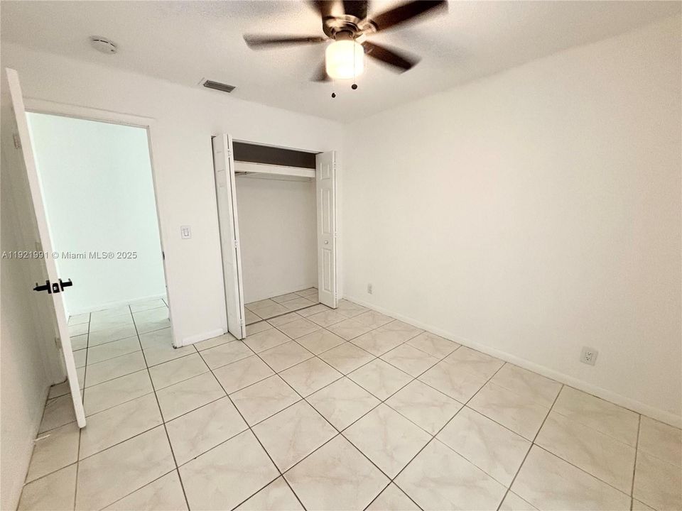 For Rent: $1,800 (2 beds, 1 baths, 3503 Square Feet)